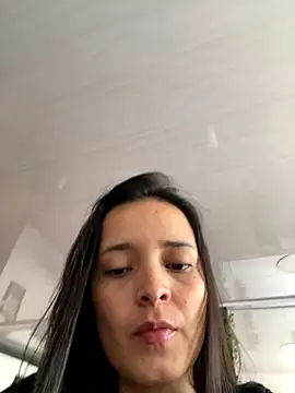 Mia jhoonson online show from November 23, 2025, 8:41 pm