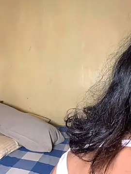 Snapshot of Serah201 chatting on March 29, 2026, 8:42 pm Serah201 online show from March 29, 2026, 8:42 pm