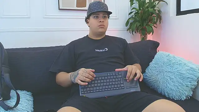 Naim Bennetsex online show from November 29, 2025, 7:17 pm