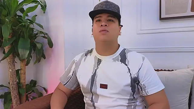 Naim Bennetsex online show from April 9, 2026, 6:13 pm