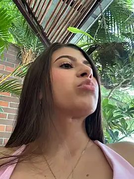 Lenapink19 online show from October 3, 2025, 9:01 pm