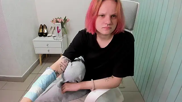 Elieiza xo online show from September 25, 2025, 2:15 am