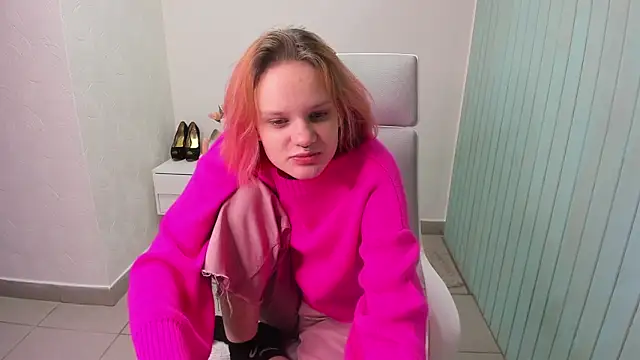 Elieiza xo online show from October 2, 2025, 2:07 am