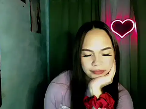 sweetsassyxx online show from February 16, 2026, 4:03 pm