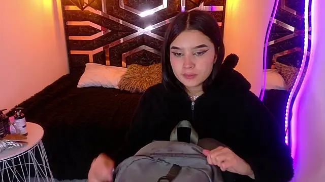 Natalie loffreda online show from March 12, 2026, 8:37 pm