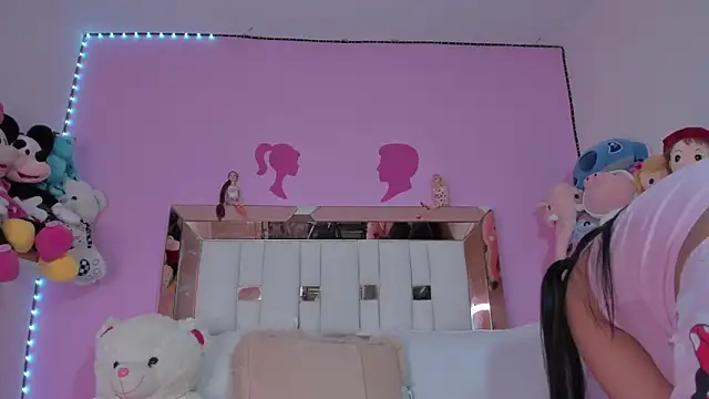 Emmy Rivas online show from September 9, 2025, 10:42 pm