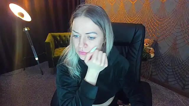 Anna Snows online show from April 6, 2026, 4:46 am