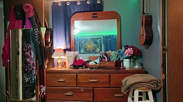 HotRedYeag online show from February 5, 2026, 11:26 am