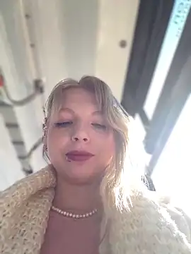 Snapshot of EveLittleSinner chatting on September 30, 2025, 8:52 am EveLittleSinner online show from September 30, 2025, 8:52 am