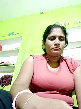 Hot-piuy online show from September 18, 2025, 9:28 pm