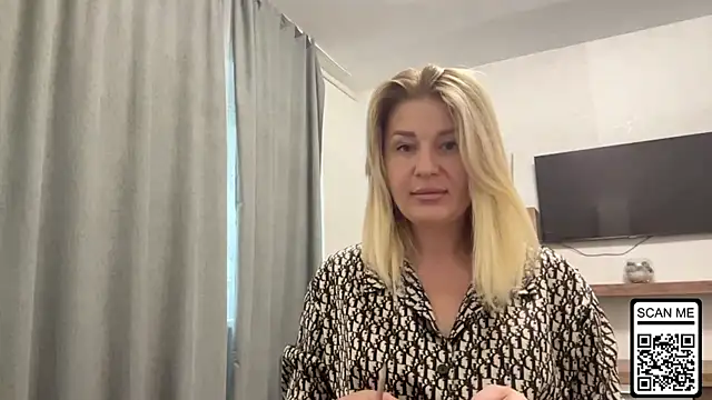 Blondie xoxoxo online show from October 6, 2025, 7:17 am