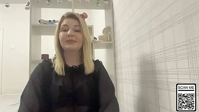 Snapshot of Blondie_xoxoxo chatting on January 16, 2026, 4:33 pm Blondie xoxoxo online show from January 16, 2026, 4:33 pm