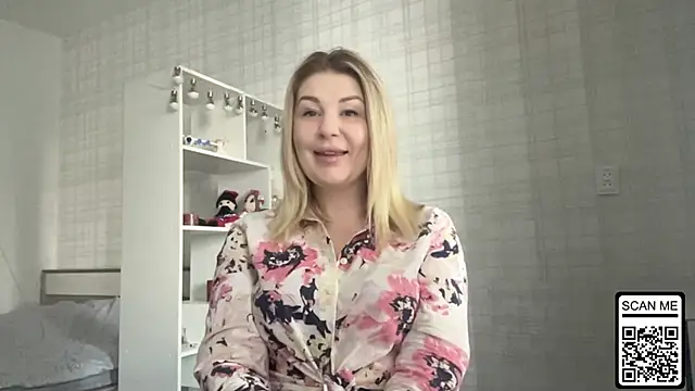 Snapshot of Blondie_xoxoxo chatting on January 17, 2026, 10:31 am Blondie xoxoxo online show from January 17, 2026, 10:31 am