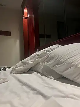 Lovetort online show from March 15, 2026, 8:42 am