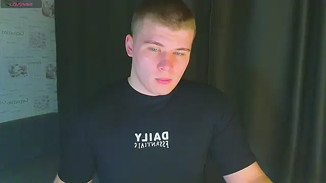 kittenmurr online show from November 14, 2025, 7:56 pm