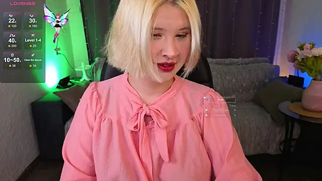 Snapshot of alana_moons chatting on September 17, 2025, 10:00 pm alana moons online show from September 17, 2025, 10:00 pm