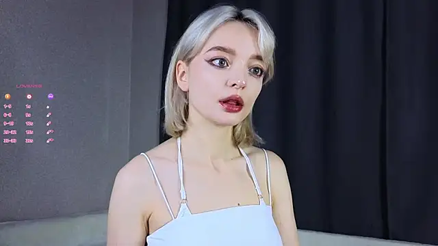 ShizukaBlanche online show from October 22, 2025, 3:07 am