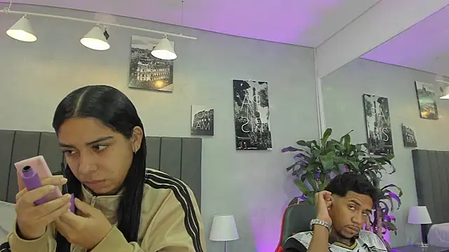 violet and myers online show from October 26, 2025, 1:39 pm