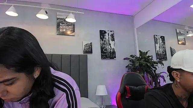 violet and myers online show from November 1, 2025, 11:23 am