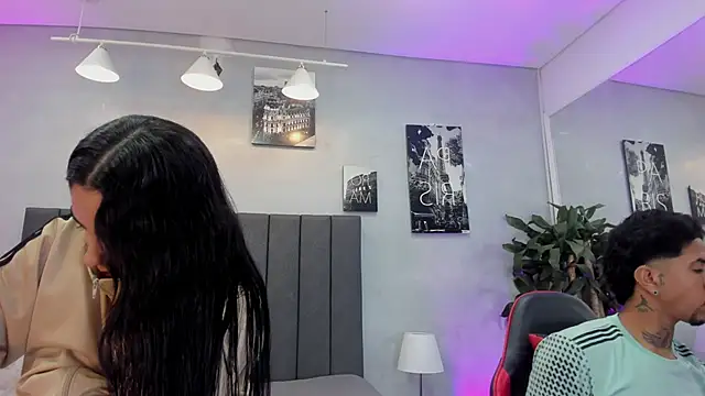 violet and myers online show from November 15, 2025, 11:29 am