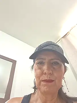 Snapshot of swity_foster chatting on May 15, 2026, 5:31 pm swity foster online show from May 15, 2026, 5:31 pm