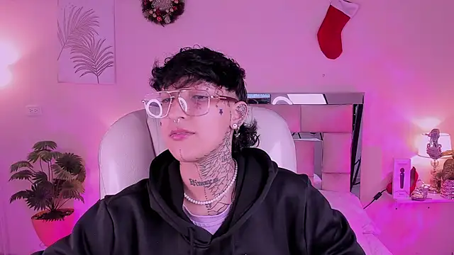 Luci Rose online show from January 7, 2026, 2:47 am