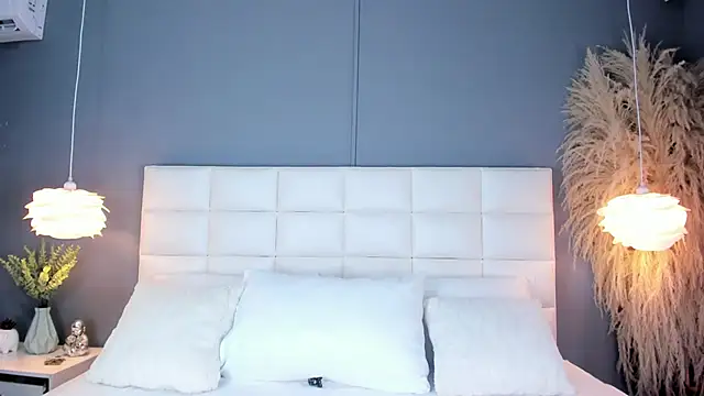 CamyFoxx online show from September 22, 2025, 11:45 am