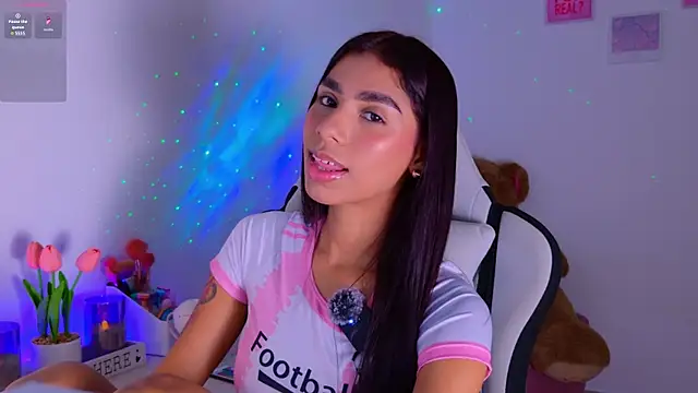 Snapshot of BrunetteAdams001 chatting on November 10, 2025, 4:22 am BrunetteAdams001 online show from November 10, 2025, 4:22 am