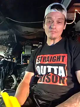 twistafatpipe online show from September 29, 2025, 2:27 am