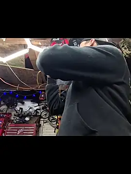 Snapshot of twistafatpipe chatting on February 10, 2026, 7:01 am twistafatpipe online show from February 10, 2026, 7:01 am