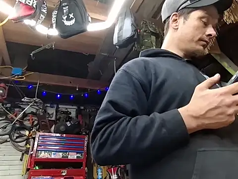 Snapshot of twistafatpipe chatting on February 19, 2026, 10:17 pm twistafatpipe online show from February 19, 2026, 10:17 pm