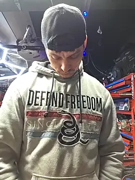 twistafatpipe online show from April 11, 2026, 9:02 am