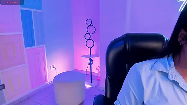 AyshelBrown online show from October 21, 2025, 3:40 am