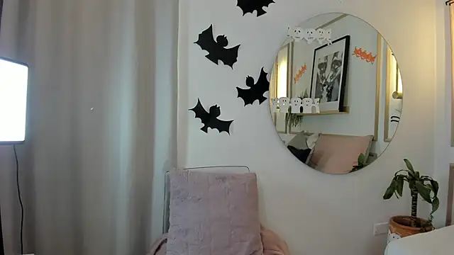 Snapshot of Ashley_Monroe chatting on October 28, 2025, 11:58 am Ashley Monroe online show from October 28, 2025, 11:58 am