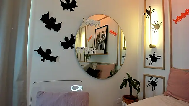 Snapshot of Ashley_Monroe chatting on October 30, 2025, 12:06 pm Ashley Monroe online show from October 30, 2025, 12:06 pm