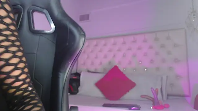 candyy ebony online show from November 30, 2025, 3:54 am