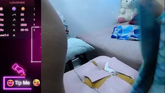 Snapshot of Papi_Mami_Live chatting on September 27, 2025, 1:43 am Papi Mami Live online show from September 27, 2025, 1:43 am