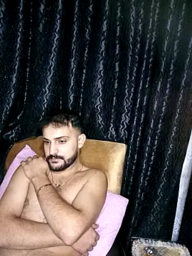 Muratcan33 online show from November 9, 2025, 8:07 pm