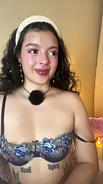 AriaHeavenss online show from November 4, 2025, 12:32 am