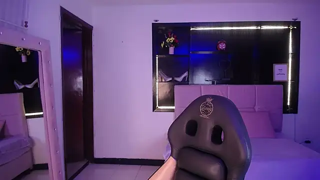 emiily smith1 online show from September 18, 2025, 7:16 pm