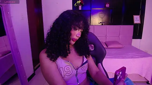 emiily smith1 online show from October 5, 2025, 1:20 pm