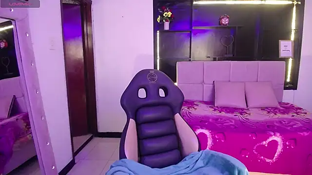 emiily smith1 online show from October 8, 2025, 7:55 pm