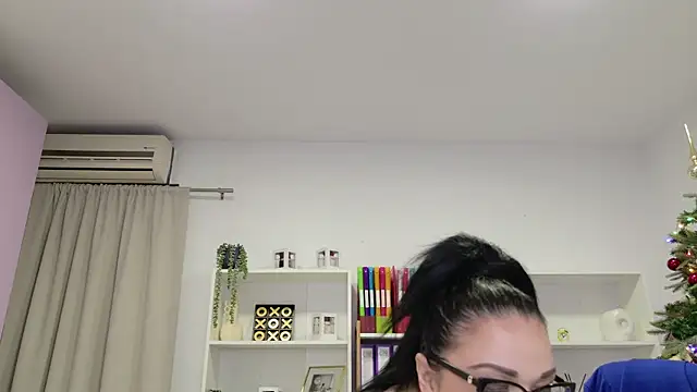 Snapshot of RubiHarper chatting on December 16, 2025, 3:11 am RubiHarper online show from December 16, 2025, 3:11 am