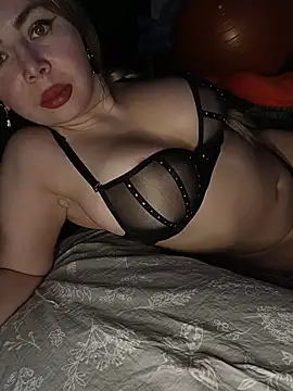 Snapshot of BunnyFoxy777 chatting on February 13, 2026, 8:38 pm BunnyFoxy777 online show from February 13, 2026, 8:38 pm