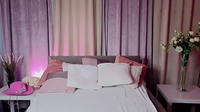 Snapshot of evafolver chatting on October 10, 2025, 6:12 am evafolver online show from October 10, 2025, 6:12 am