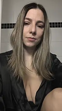 evafolver online show from December 19, 2025, 7:10 pm