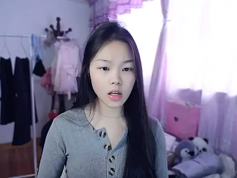 yao-yao  online show from December 21, 2025, 4:08 am