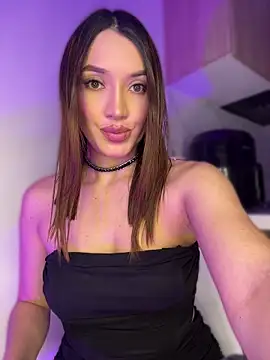 Bella-taylorr online show from April 11, 2026, 4:50 am
