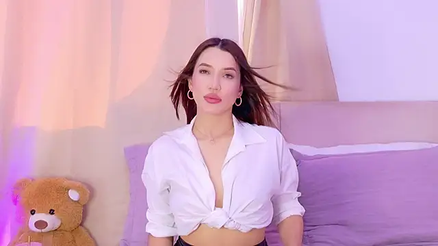 Bella-taylorr online show from July 27, 2026, 1:07 pm