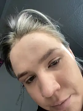 April Purr online show from April 3, 2026, 9:51 am